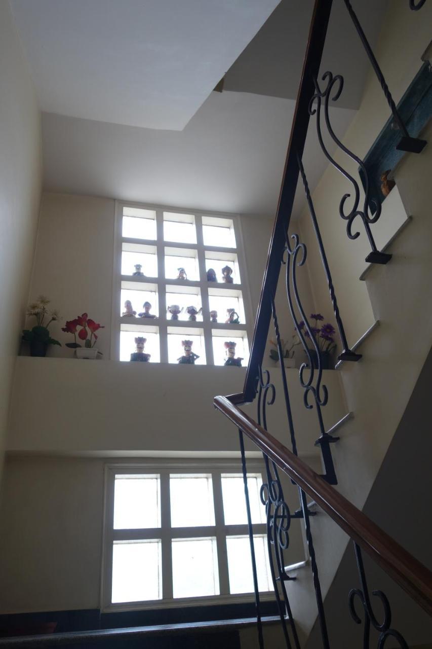 Sabs Bed And Breakfast New Delhi Exteriör bild